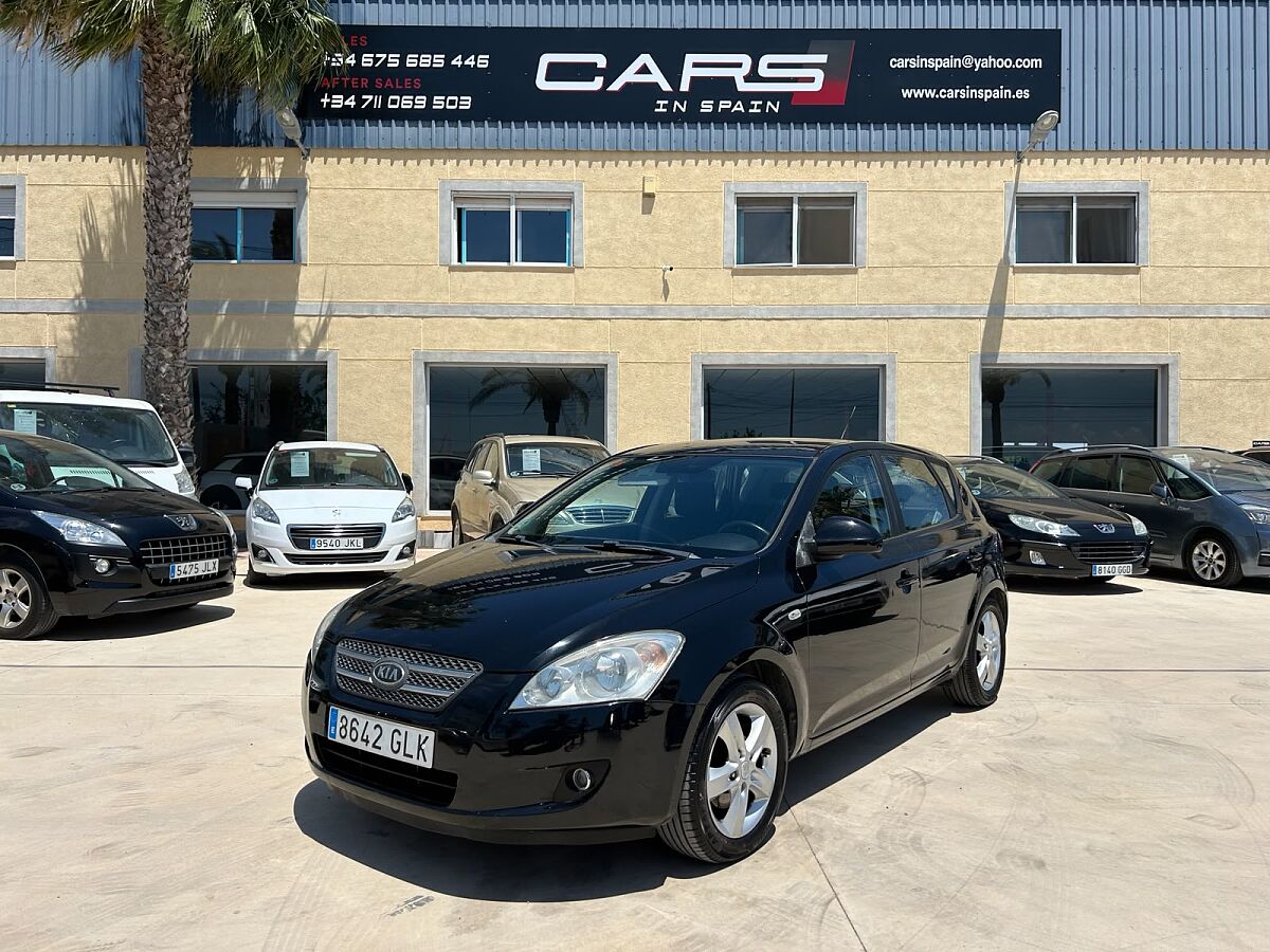 KIA CEED COMFORT 1.4 SPANISH LHD IN SPAIN 118000 MILES SUPERB LITTLE CAR 2009
